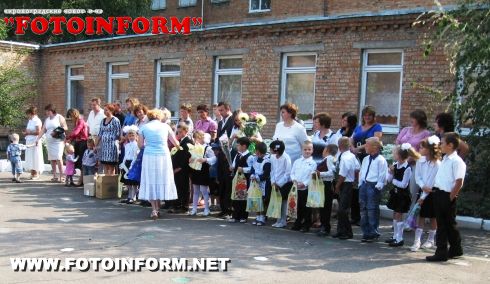 Співробітники УСБУ в Кіровоградській області на День знань побували у своїх підшефних (ФОТО)